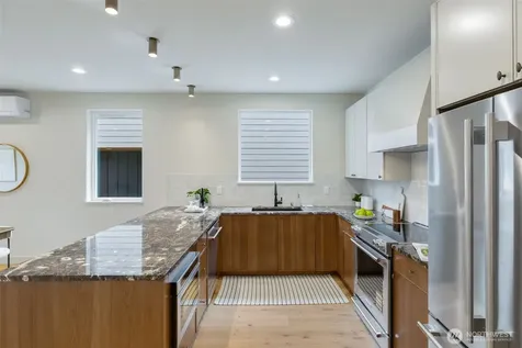 11739 40th Avenue NE Seattle WA 98125