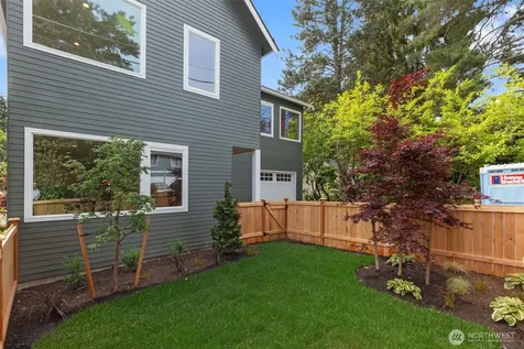 11739 40th Avenue NE Seattle WA 98125