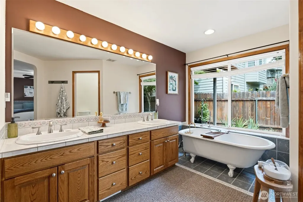 12317 NE 44th Avenue Vancouver WA 98686
