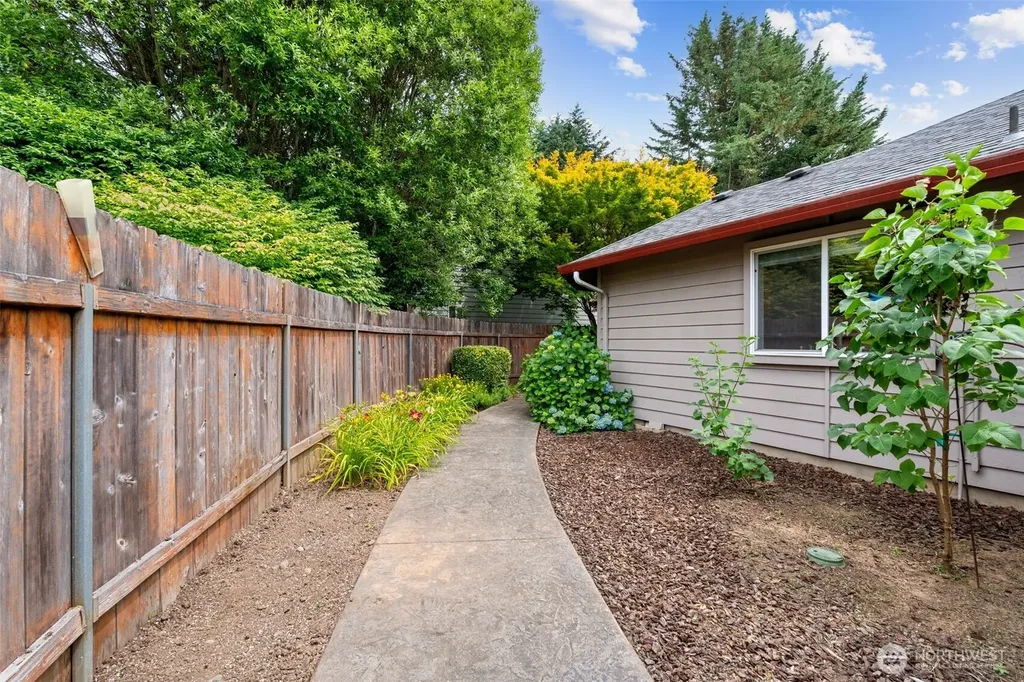 12317 NE 44th Avenue Vancouver WA 98686