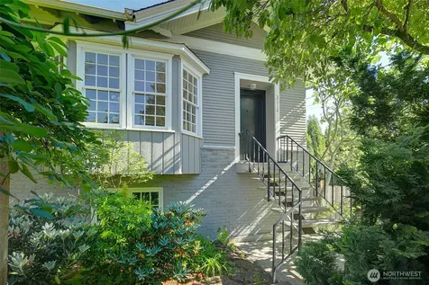 2112 N 132nd Street Seattle WA 98133