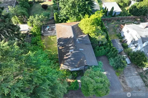 2112 N 132nd Street Seattle WA 98133