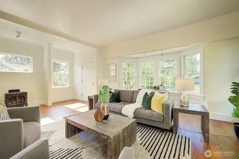 2112 N 132nd Street Seattle WA 98133