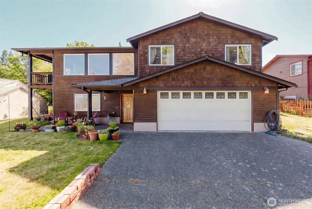 221 Farragut Avenue Port Orchard WA 98366