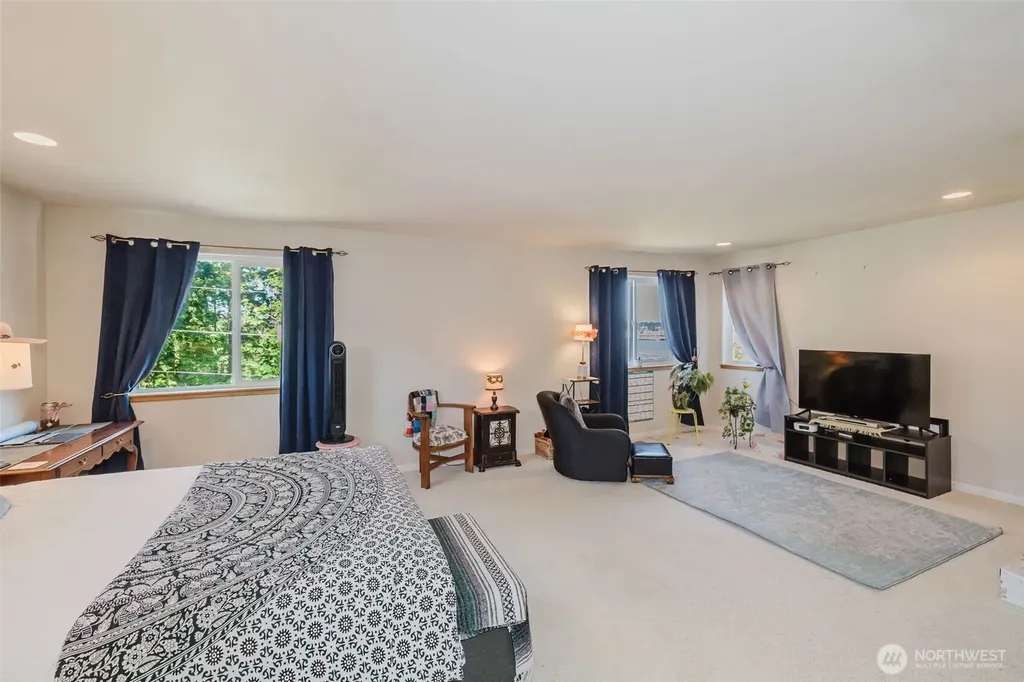 221 Farragut Avenue Port Orchard WA 98366