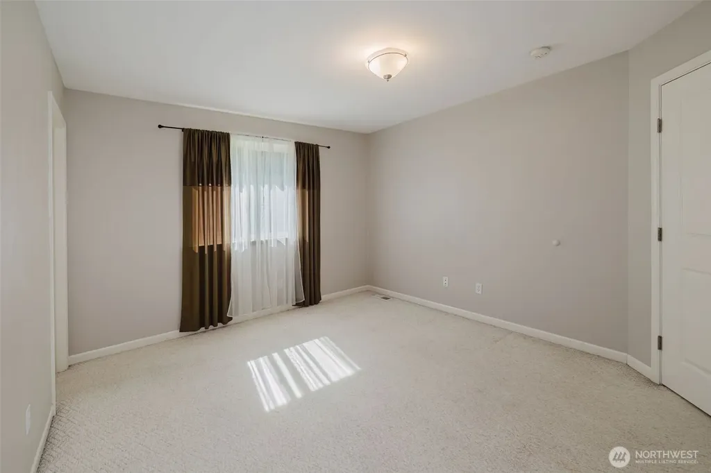 221 Farragut Avenue Port Orchard WA 98366
