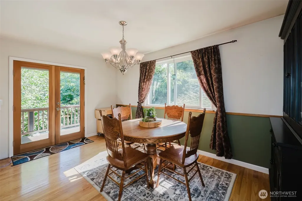 221 Farragut Avenue Port Orchard WA 98366