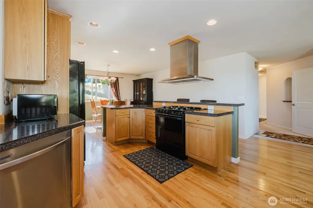 221 Farragut Avenue Port Orchard WA 98366