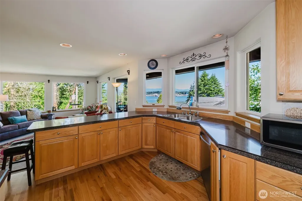 221 Farragut Avenue Port Orchard WA 98366