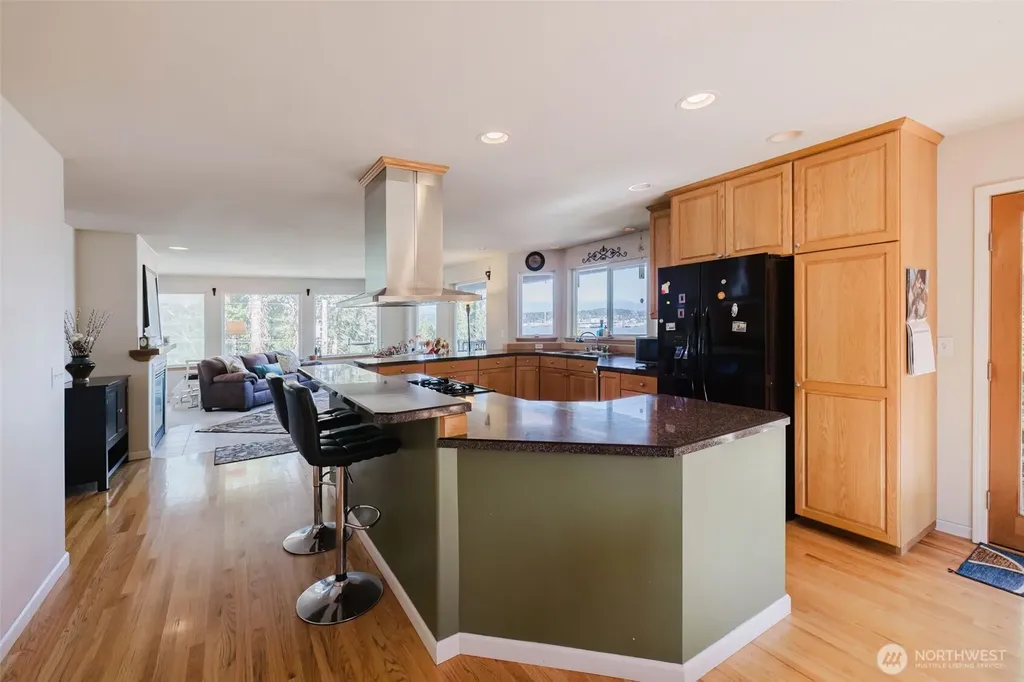 221 Farragut Avenue Port Orchard WA 98366