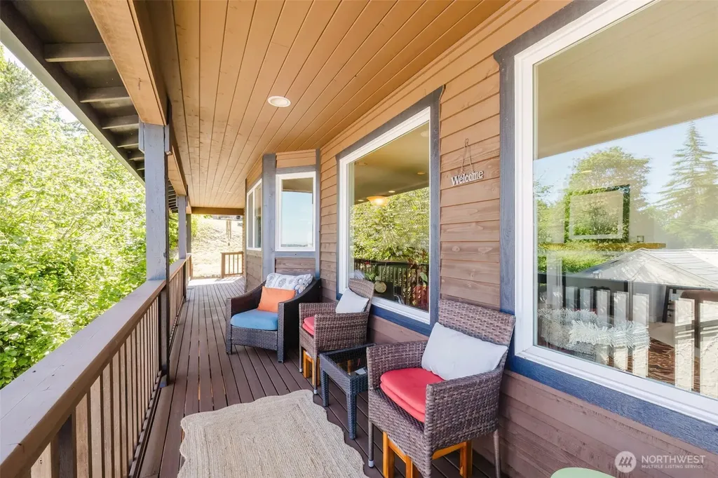221 Farragut Avenue Port Orchard WA 98366