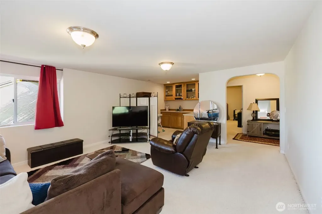 221 Farragut Avenue Port Orchard WA 98366