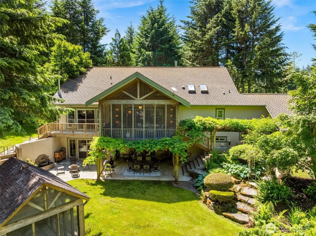11500 Weisenberger Road SE Rainier WA 98576