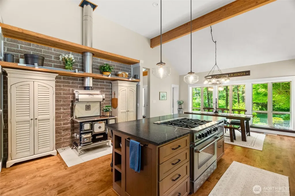 11500 Weisenberger Road SE Rainier WA 98576