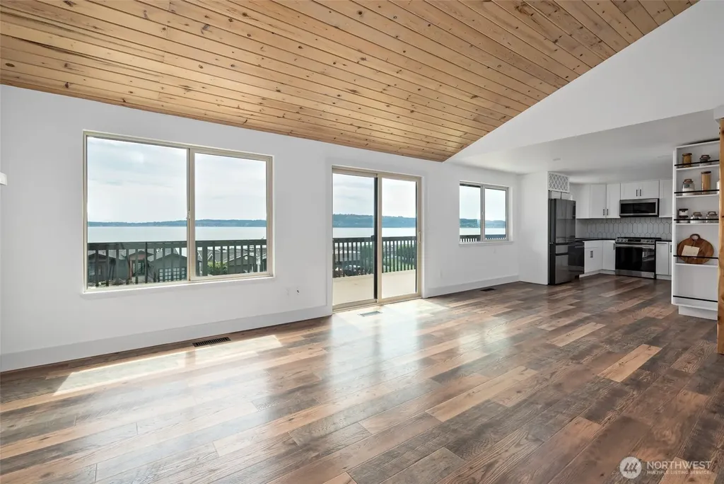 2123 Stoney Beach Lane Oak Harbor WA 98277