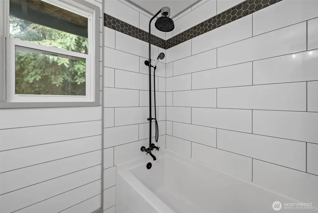 2123 Stoney Beach Lane Oak Harbor WA 98277