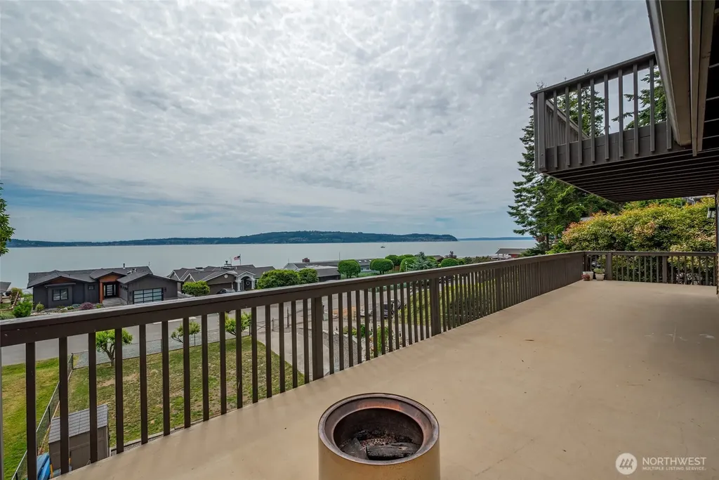 2123 Stoney Beach Lane Oak Harbor WA 98277