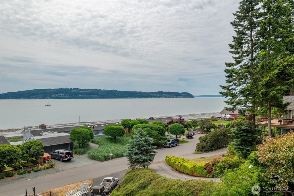 2123 Stoney Beach Lane Oak Harbor WA 98277