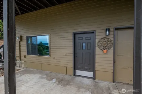2123 Stoney Beach Lane Oak Harbor WA 98277