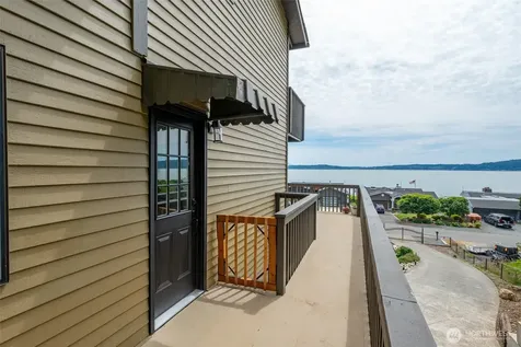 2123 Stoney Beach Lane Oak Harbor WA 98277