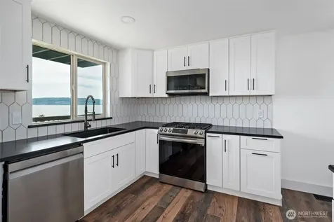 2123 Stoney Beach Lane Oak Harbor WA 98277