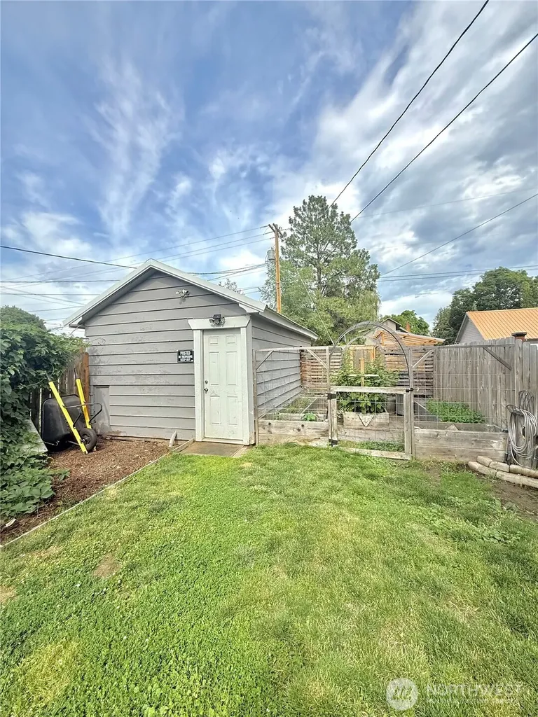 411 Ash Street S Omak WA 98841
