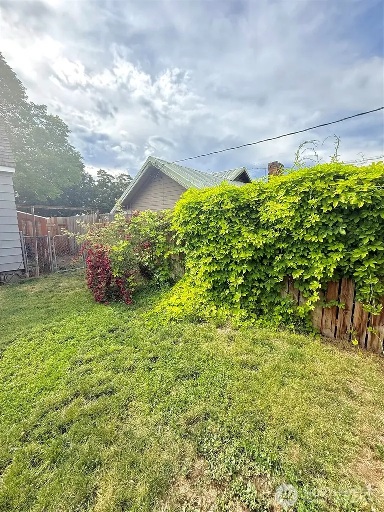 411 Ash Street S Omak WA 98841