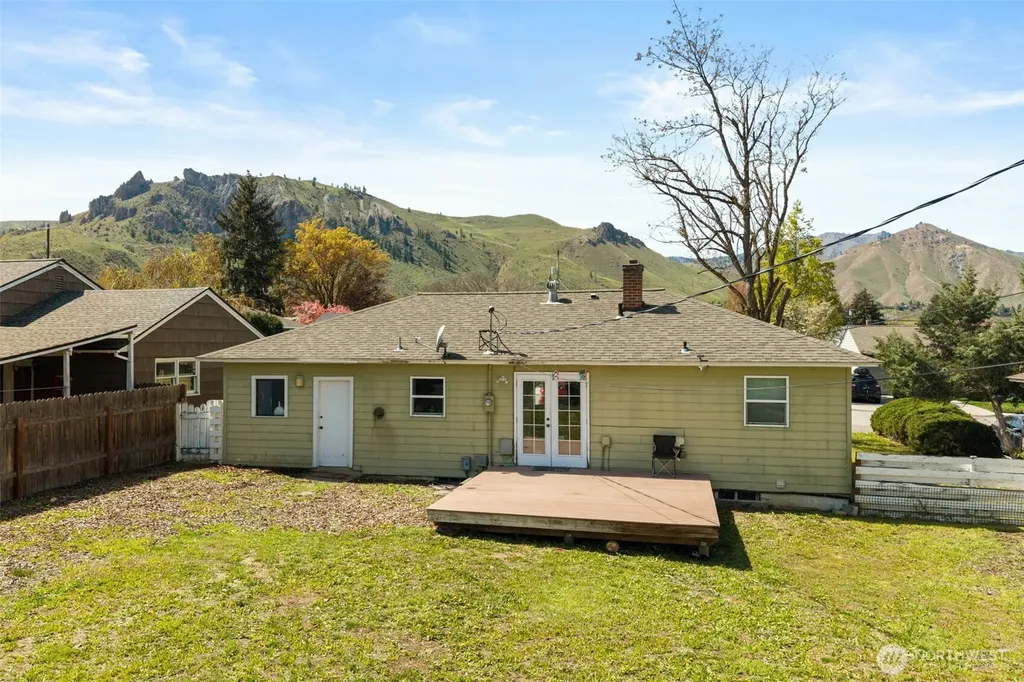 1119 Fuller Street Wenatchee WA 98801