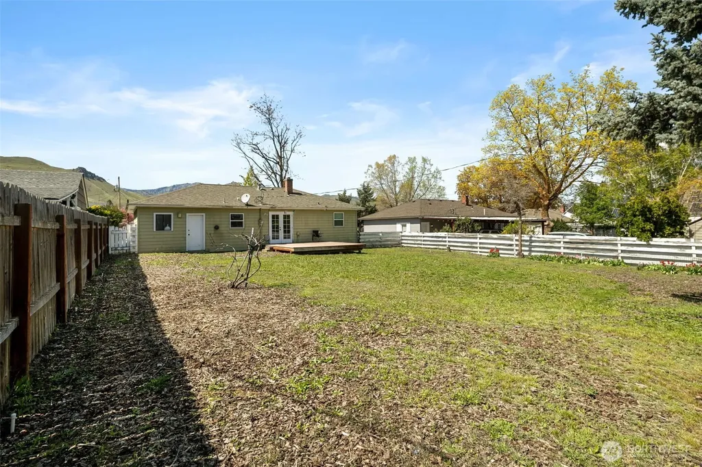 1119 Fuller Street Wenatchee WA 98801