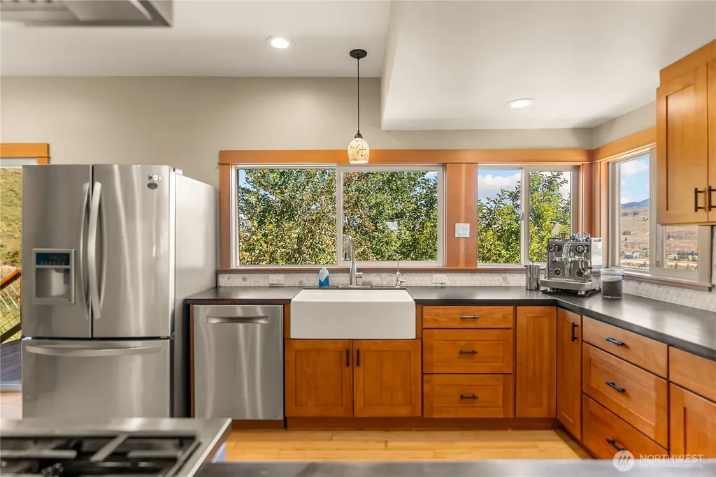 29 Signal Hill Road Twisp WA 98856