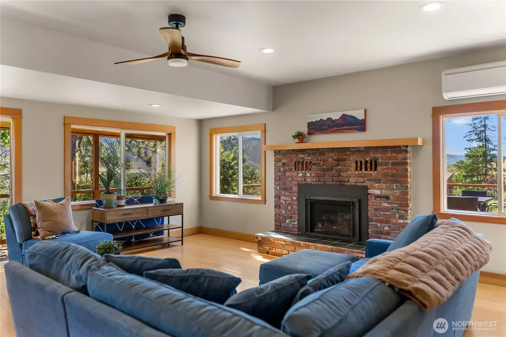 29 Signal Hill Road Twisp WA 98856