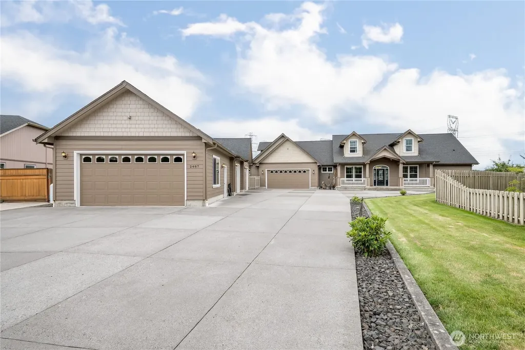 2487 Redwood Avenue Longview WA 98632