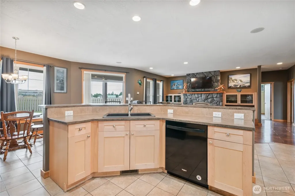 2487 Redwood Avenue Longview WA 98632