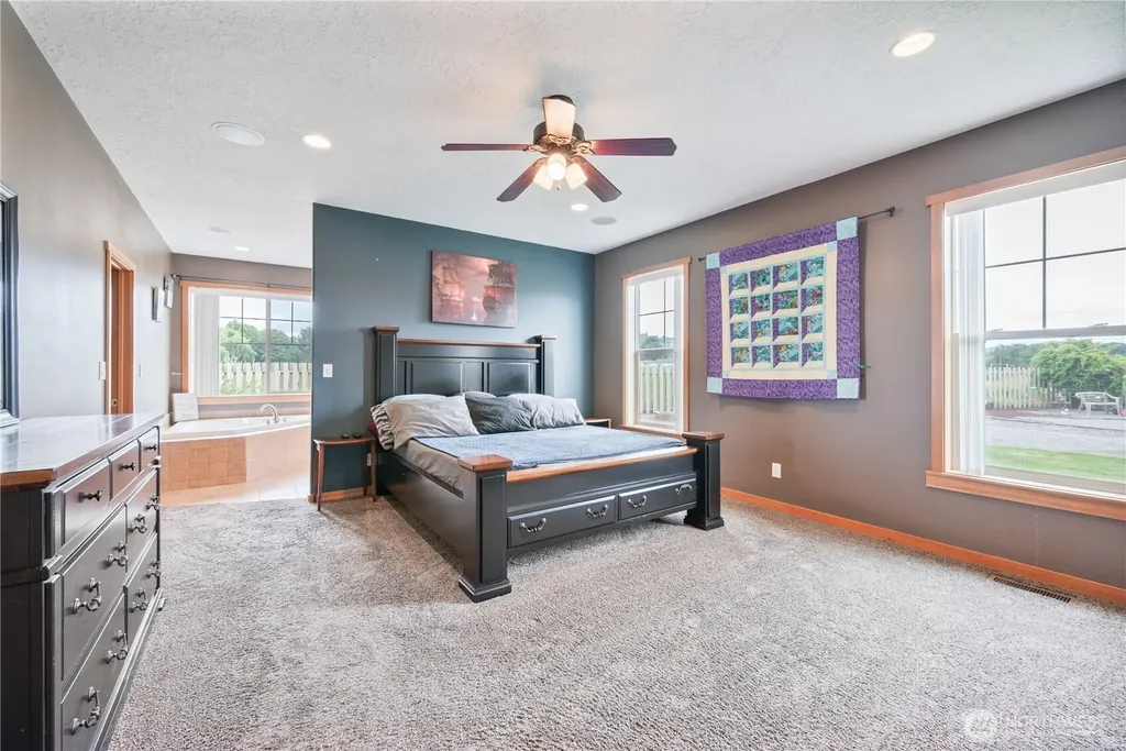 2487 Redwood Avenue Longview WA 98632