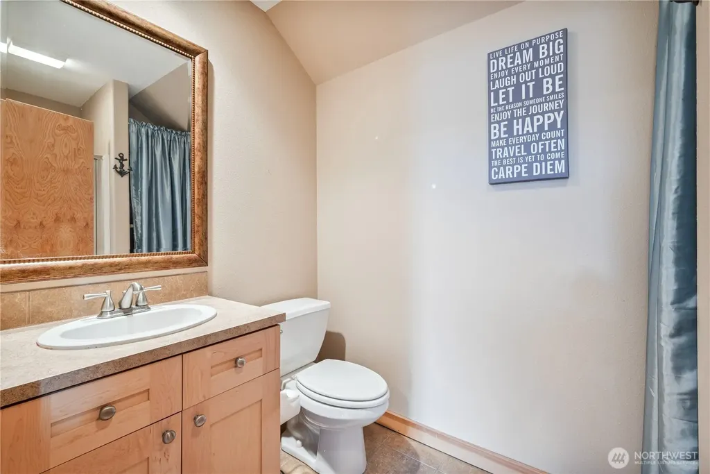 2487 Redwood Avenue Longview WA 98632