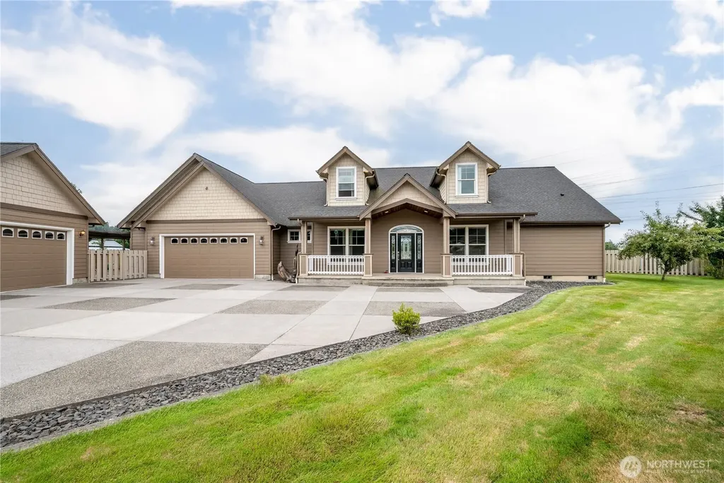 2487 Redwood Avenue Longview WA 98632