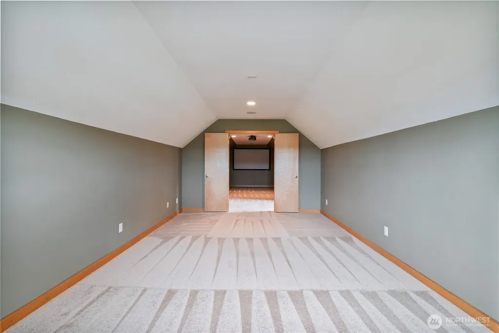 2487 Redwood Avenue Longview WA 98632