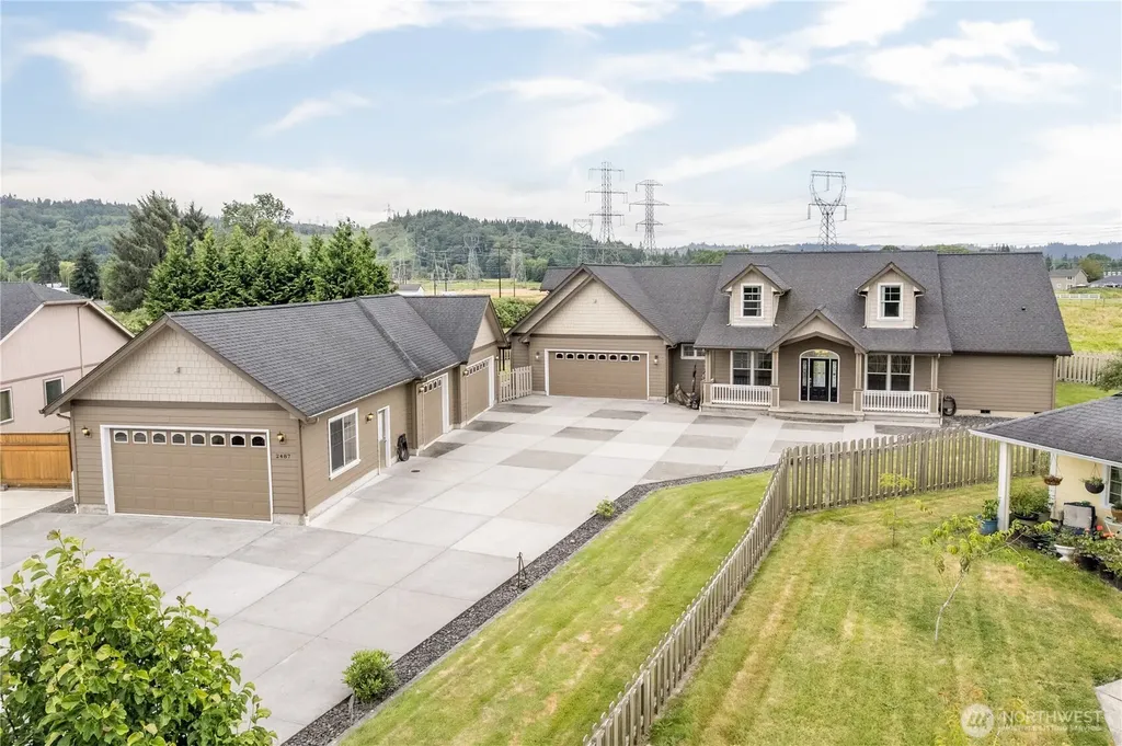 2487 Redwood Avenue Longview WA 98632