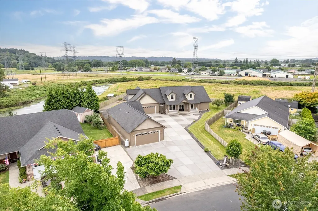 2487 Redwood Avenue Longview WA 98632