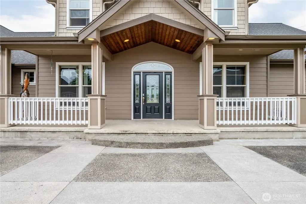 2487 Redwood Avenue Longview WA 98632