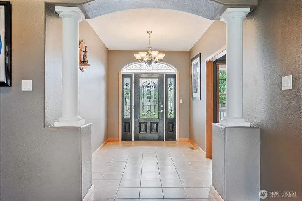 2487 Redwood Avenue Longview WA 98632