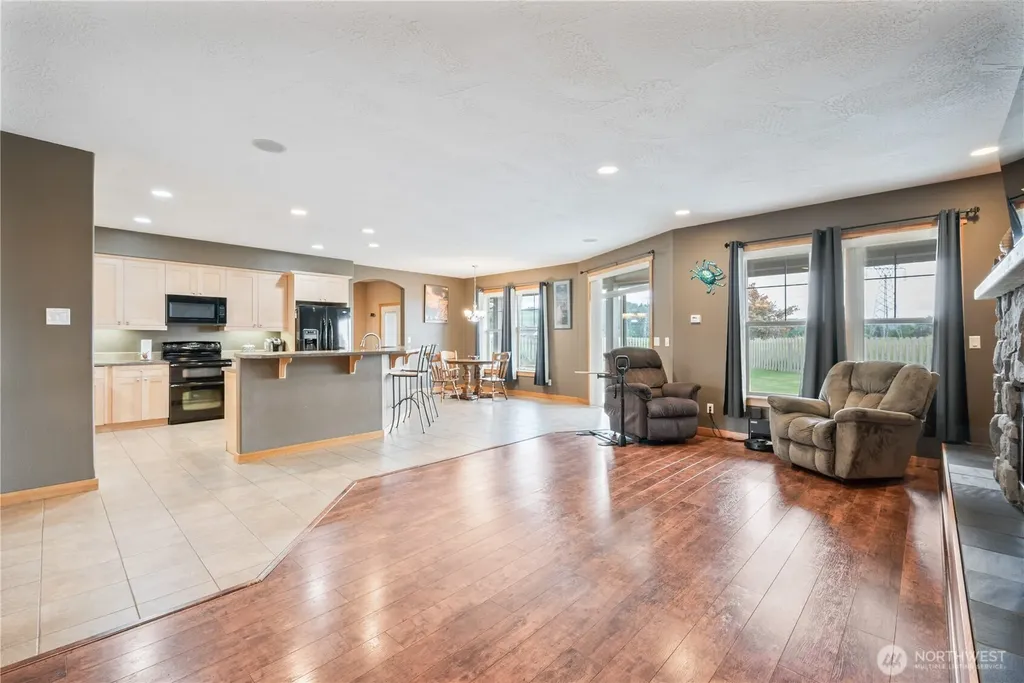2487 Redwood Avenue Longview WA 98632