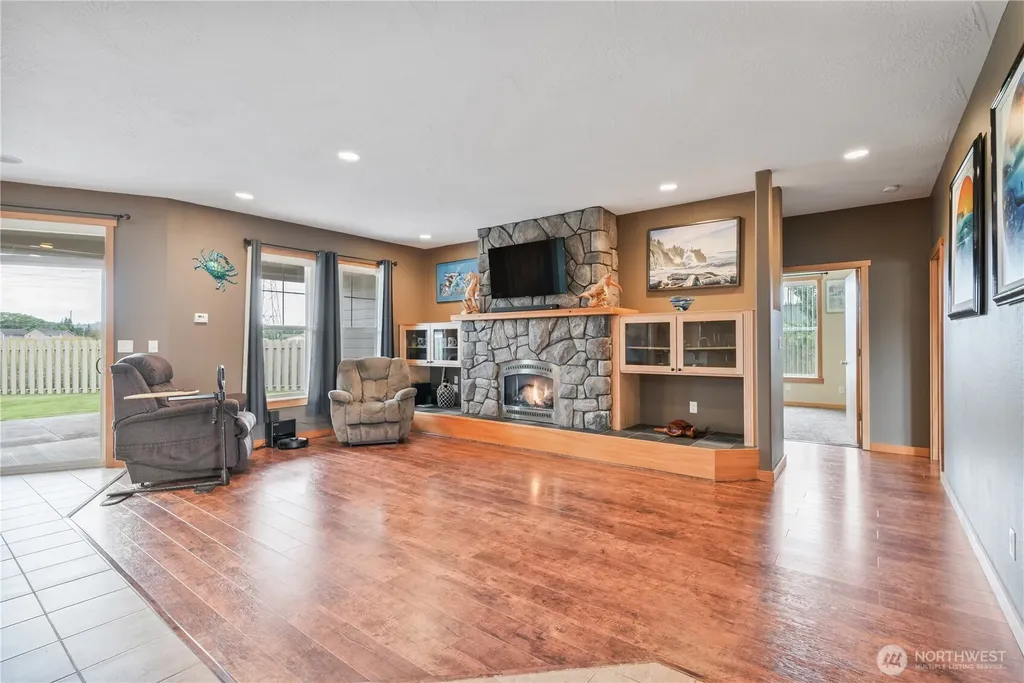 2487 Redwood Avenue Longview WA 98632