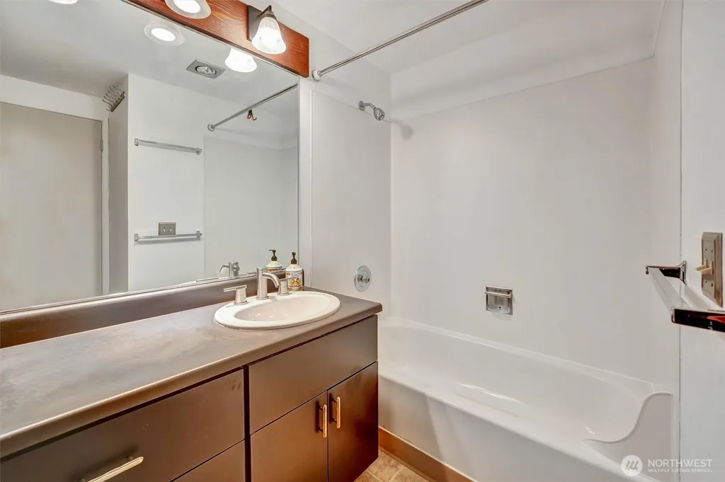 211 Summit Avenue E Seattle WA 98102