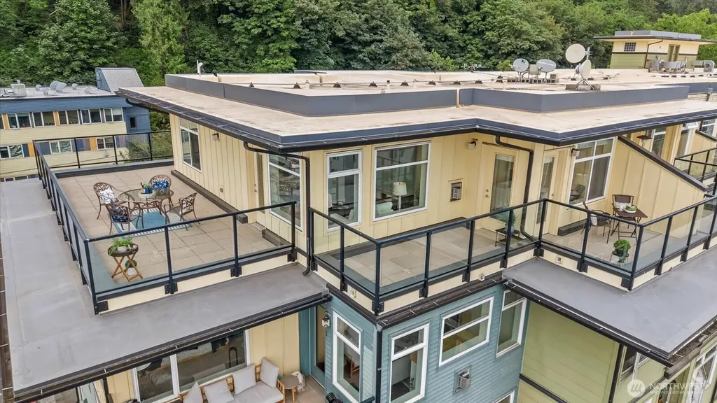 655 Crockett Street Seattle WA 98109