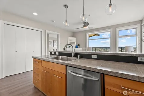 655 Crockett Street Seattle WA 98109