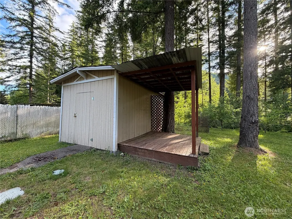 8595 Golden Valley Drive Maple Falls WA 98266