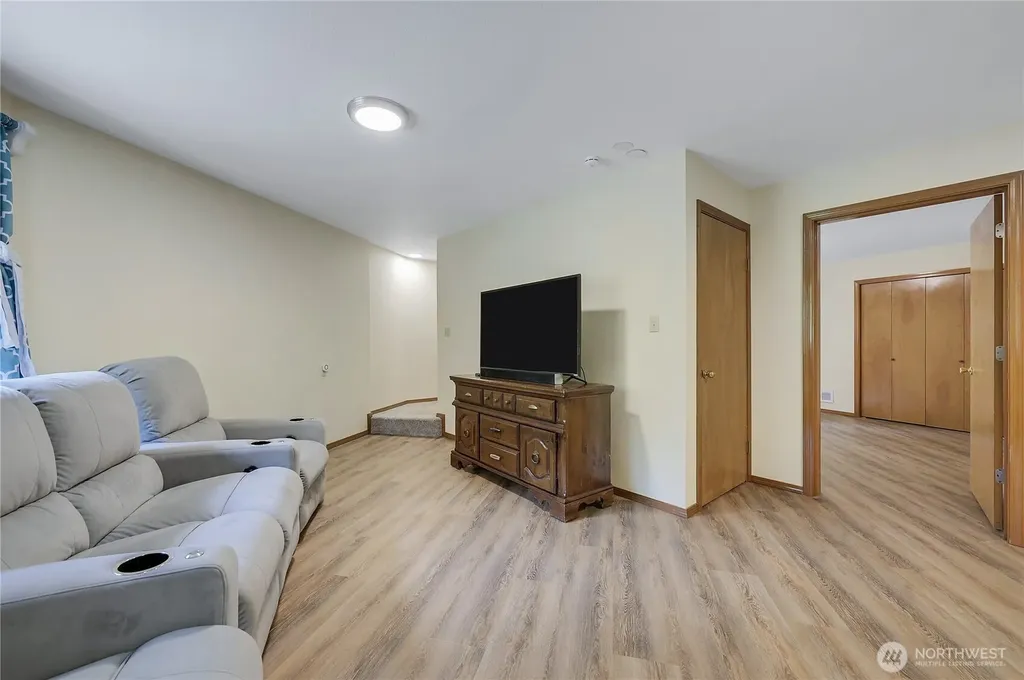 16412 38th Avenue E Tacoma WA 98446