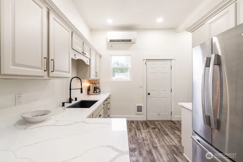 102 W Anderson Street Elma WA 98541