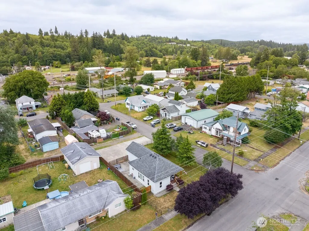 102 W Anderson Street Elma WA 98541